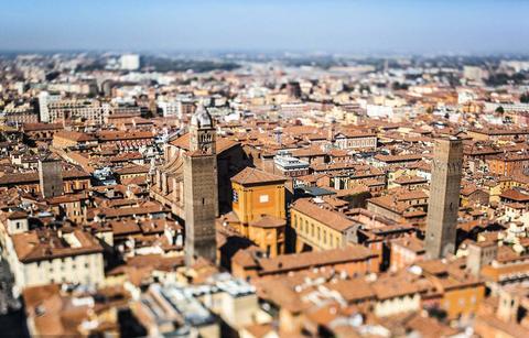 知乎用户:  引言: 西方城市发展不同阶段重点不同:1940-1950城市重建