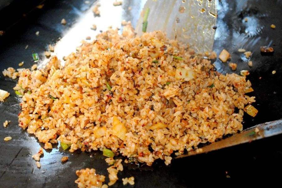 卖炒饭净赚50万的创富故事看看就好 zhuanlan.zhihu.com