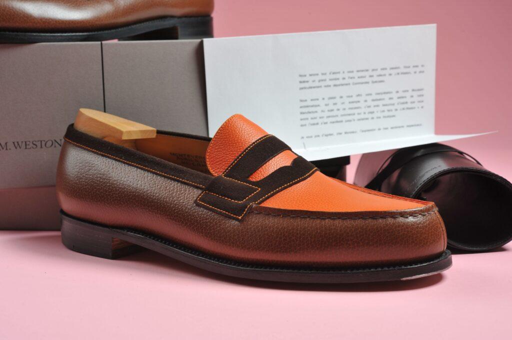 weston的鞋子很耐用,他们的老板说过一个人一辈子有三双高质量的皮鞋