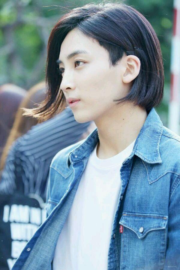 大家到底觉得seventeen的尹净汉好看还是nuest的崔珉起好看呢?