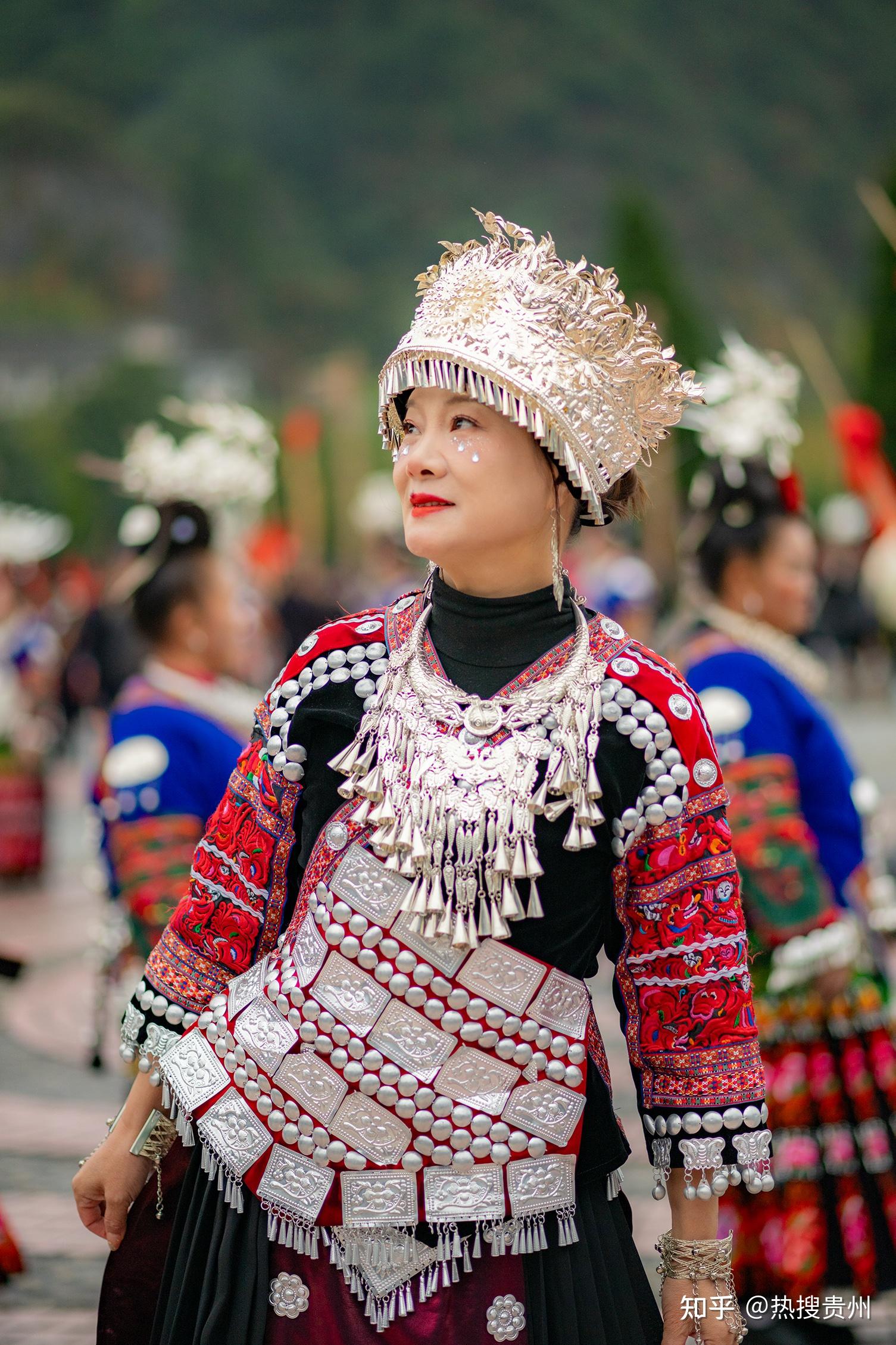 华贵绝色苗族美女鼓藏节三个月前,为了传播我们村的鼓藏文化,我在