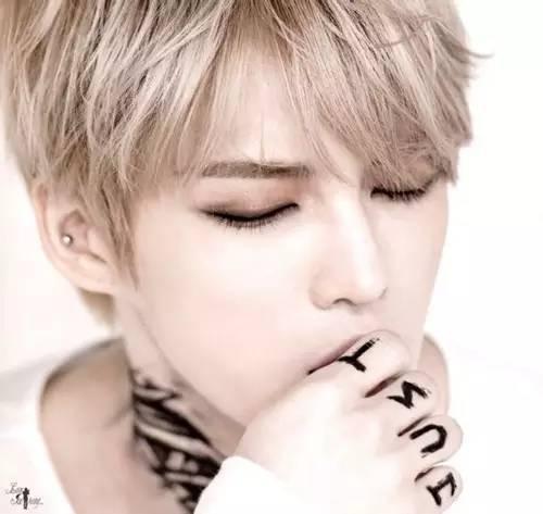 洗剪吹杀马特到帅欧巴韩国明星天团的进化黑历史