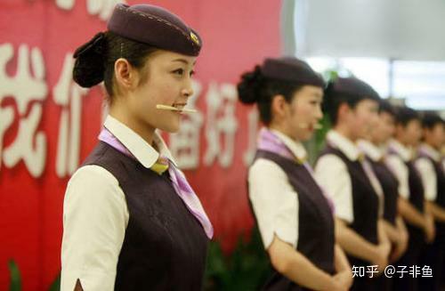 提笑肌的训练可以马上使女士的声音甜美八度的,可以使男士的声音更有