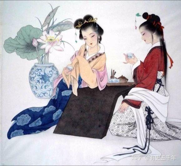 樊素的嘴型小巧,未施胭脂看着也光泽鲜艳,小蛮的腰便如那杨柳纤纤