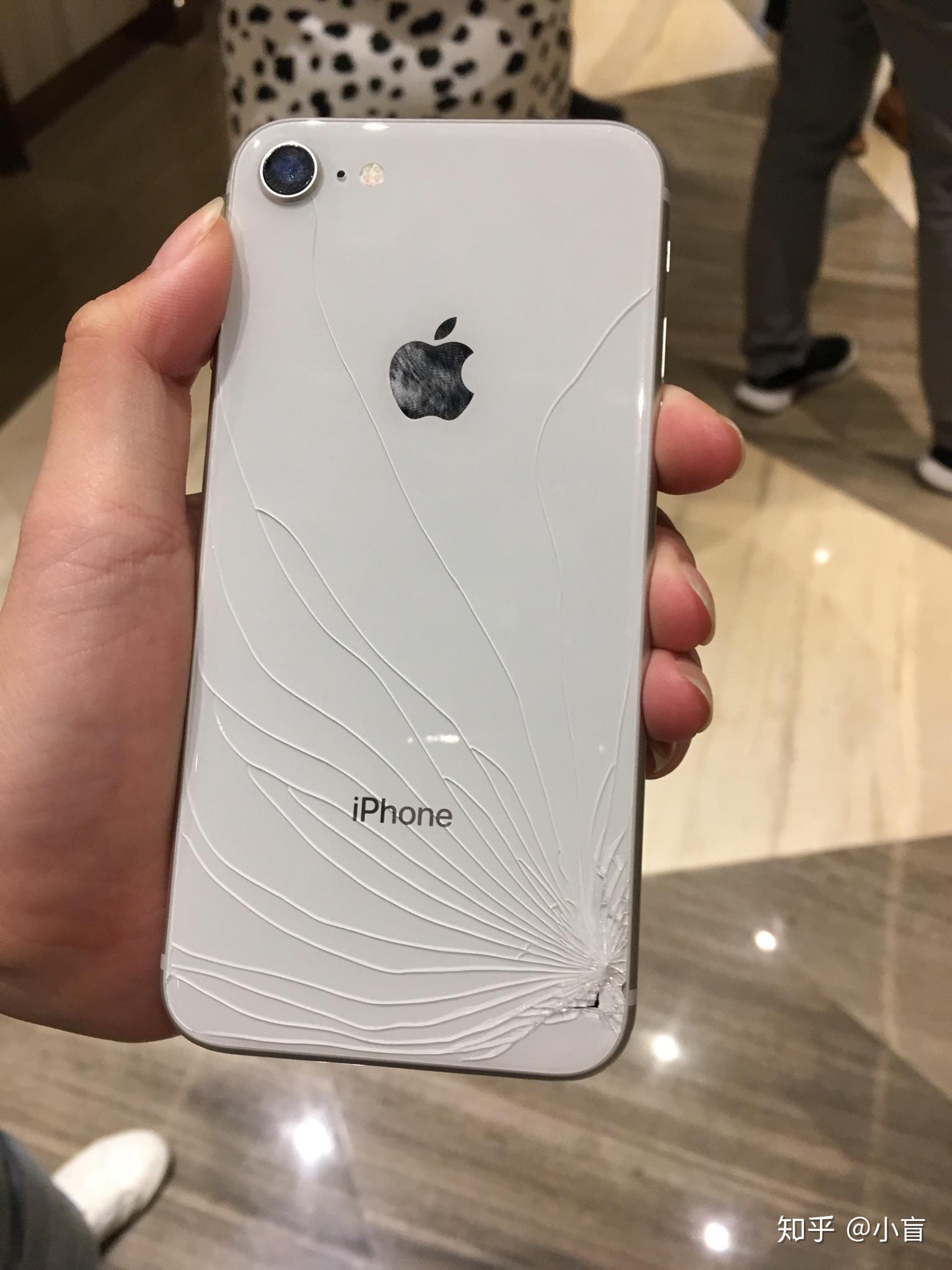 iphone8,8p玻璃后盖真的一摔就会碎么?