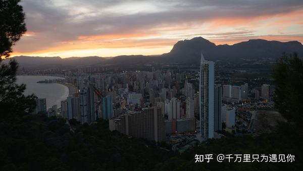 有关娱乐圈的小说推荐 娱乐圈综艺沙雕文 文笔好的高质量娱乐圈文