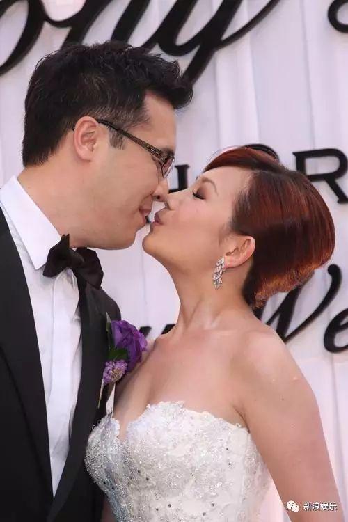 别人婚变她回应这位姐有事吗