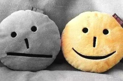 01 每一个微笑背后都是绝望