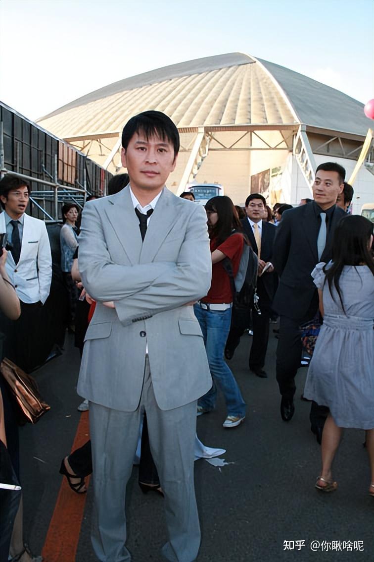 05.在岁月的洗礼下,王亚楠和妻子的爱情越发坚定而甜蜜.