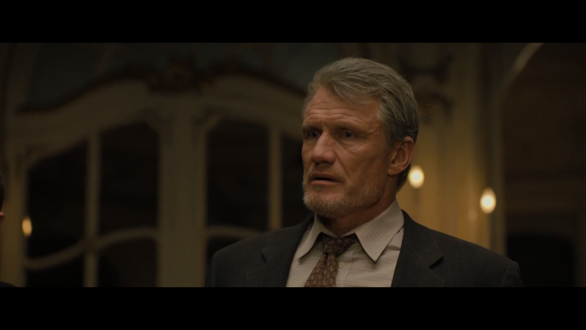 老德拉戈呢,打"死"了老奎迪,随后被洛奇打败,于是乎失去了所有.