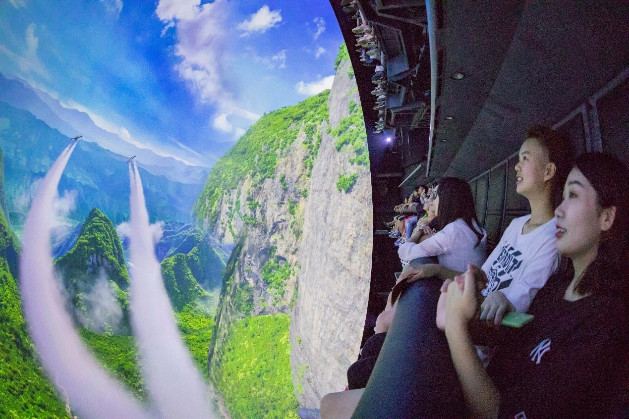 白天游花海夜里赏烟花荆州方特邀您共赴清明好春光