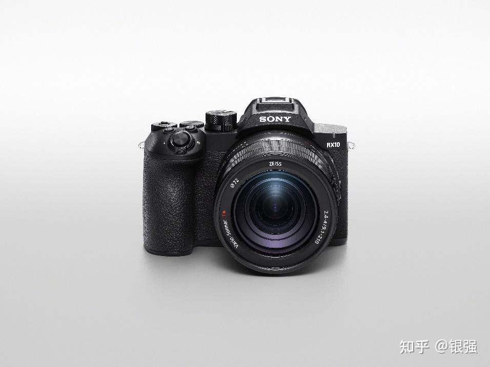 15199元!轻巧随行 远摄万象 索尼发布黑卡®系列超长焦新旗舰RX10 V