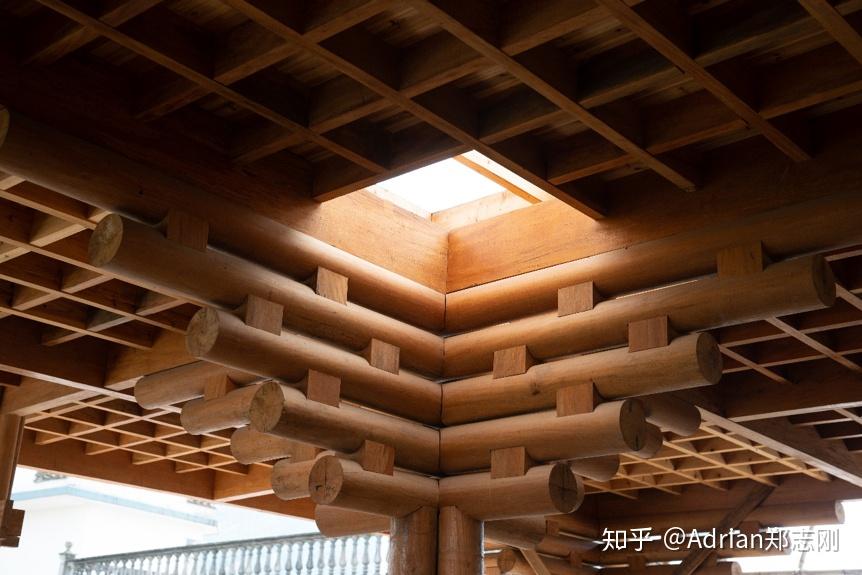 由建筑师王灏创作的叠梁束柱,以简约的设计语言为传统工艺注入新活力