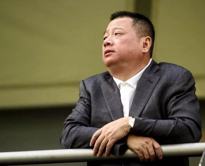 在异国他乡,潘苏通过得并不好.