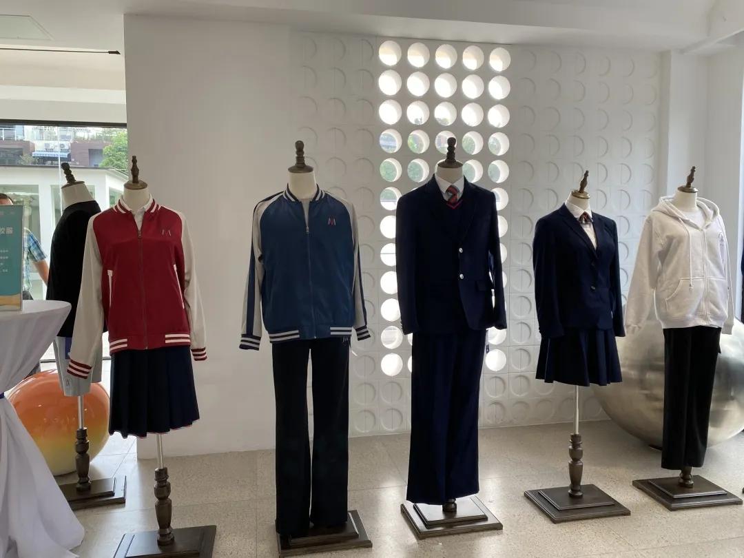 校服也开始内卷和公办学校相比深圳国际化学校校服这么好看
