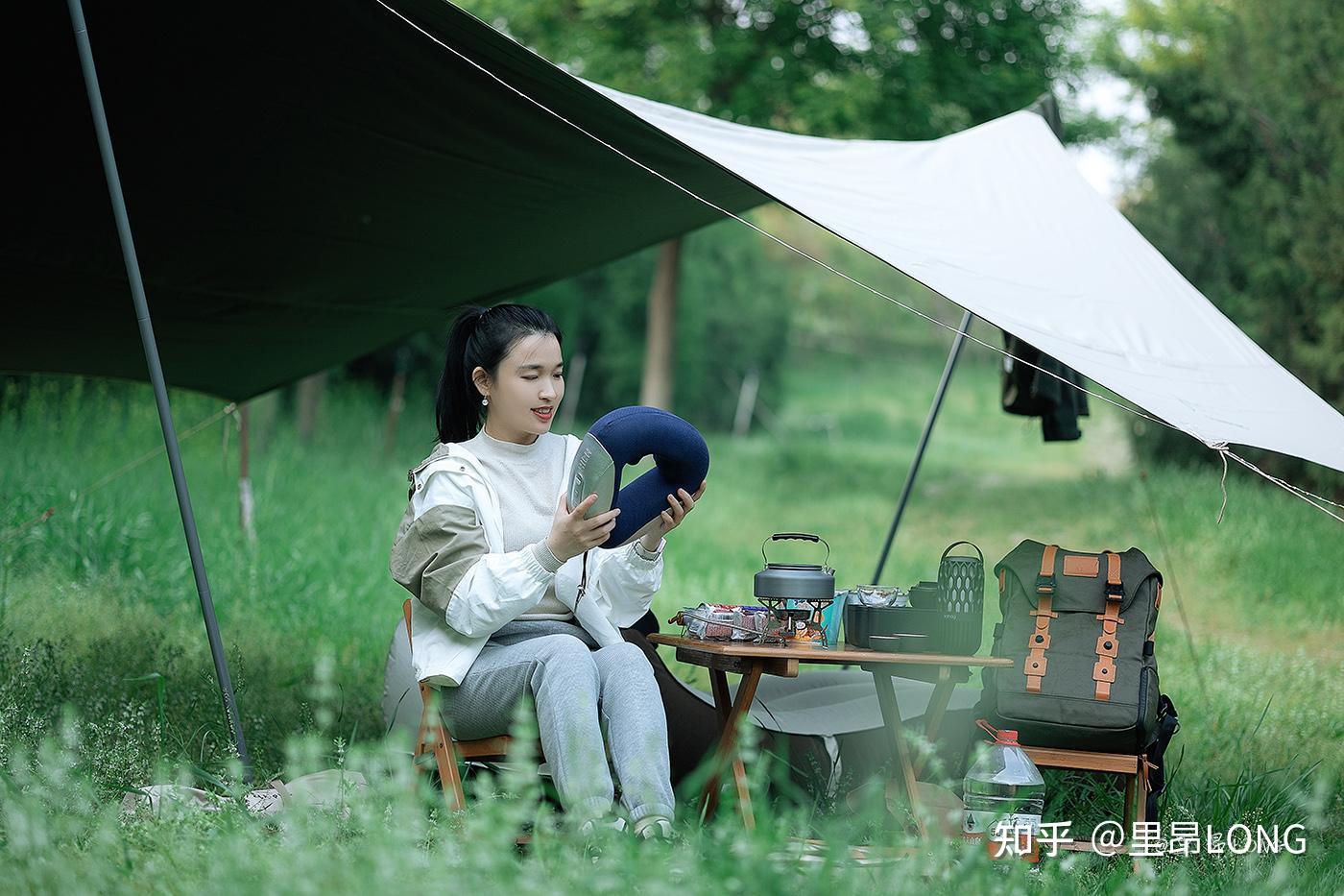 出门旅行，颈椎按摩枕助我恢复能量。