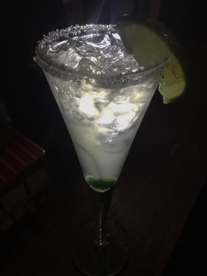 怎么评价鸡尾酒雪国