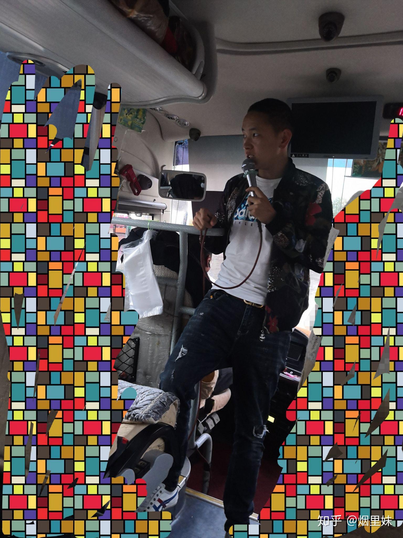 最后把导游的照片和电话公布如下:香格里拉就是这样的地方,蛮荒之地