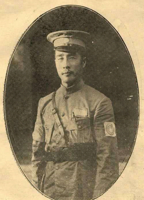 了兵权,在甘肃搞后勤,宋哲元留在陕西平叛,巩固后方,鹿钟麟取代张之江