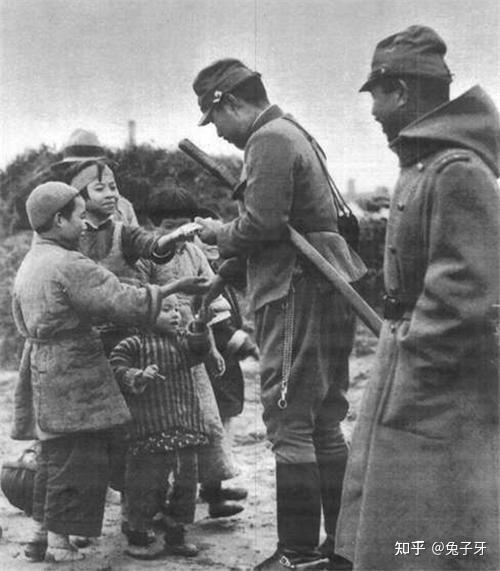 这些访谈和书信记录都是真实的,日本人也有着三张面孔,伪善,残暴,人性