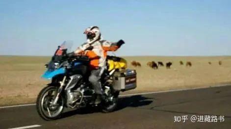 超过多少岁就不能骑行摩托车 v2-8555f34df47466b1d902e531d33b1e31_r.jpg