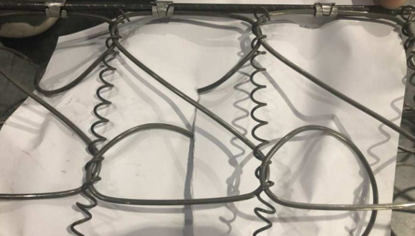 因为舒达从礼恩派手里高价买了妙而扣弹簧的专利使用权,也是舒达宣称