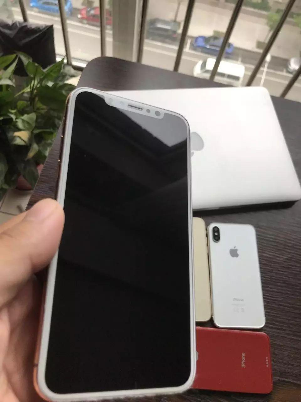 这就是iphone8五个颜色上手