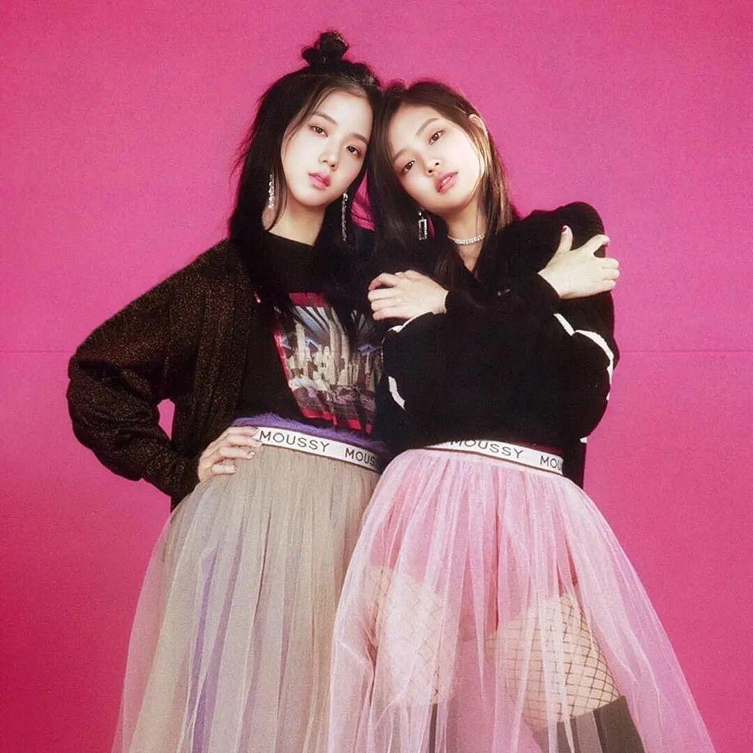 我求问问姐妹们有没有jennie的无水印的舞台照和打啵j的啊