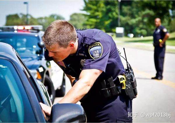 美国多地出现假警察冒充警察需要承担什么法律责任 知乎
