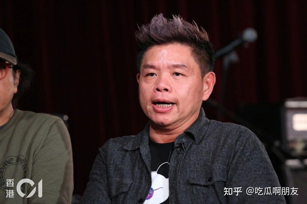 与乐手,熟悉作曲,编曲,监製,音乐总监等后期工作,其表弟是艺人李忠希