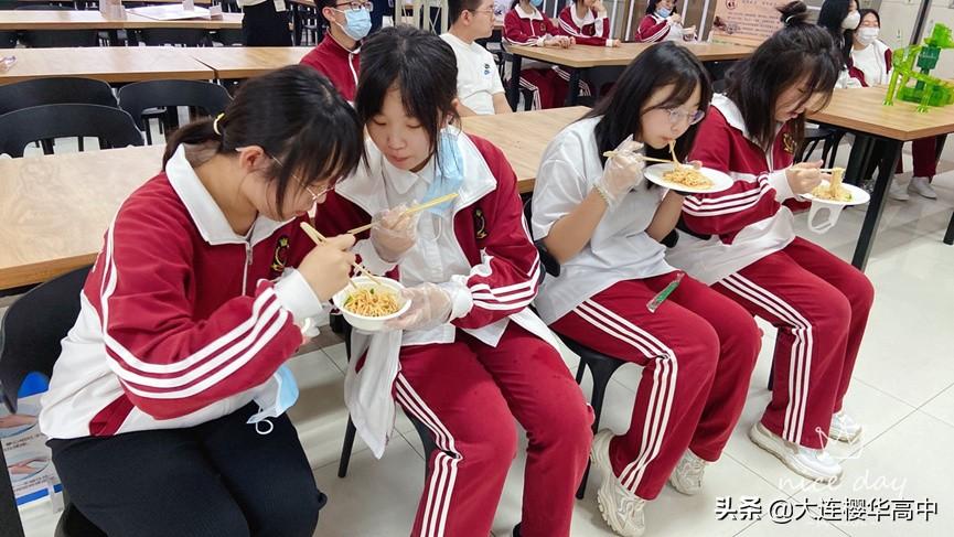 大连樱华高中社团课掠影日本料理社之流水素面成果分享