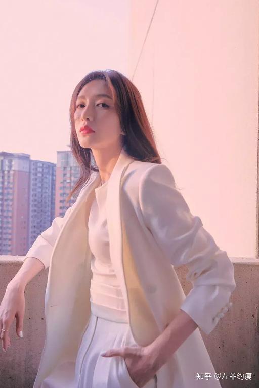 微信搜索关注公众号"左菲约瘦"跟我们一起学习不打针,不吃药,不用运动