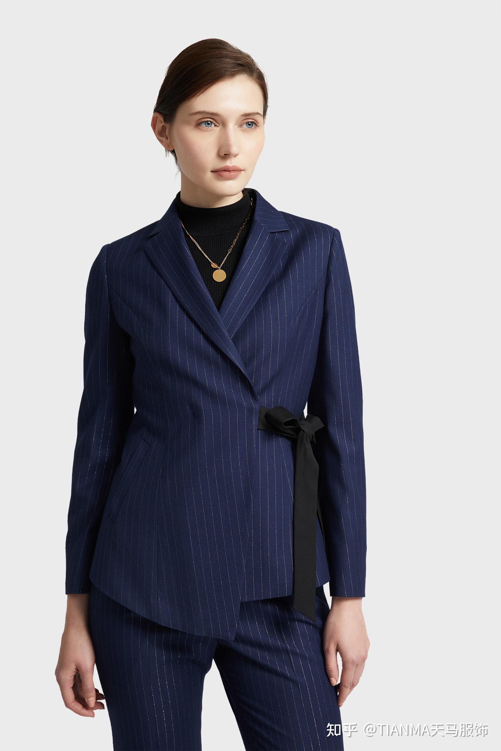 价格23000的西装有什么好推荐的偏休闲的不要太商务了