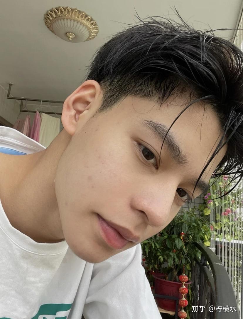 男生如何在变白的同时让皮肤变好?