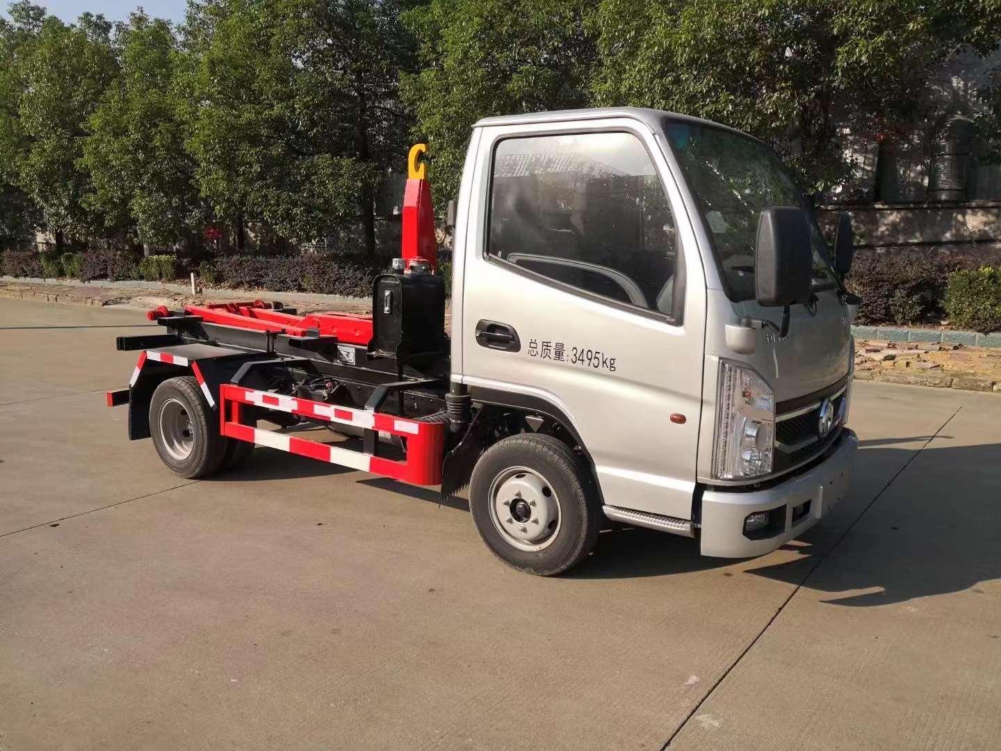 国六东风小霸王钩臂垃圾车小型3方勾臂垃圾箱价格