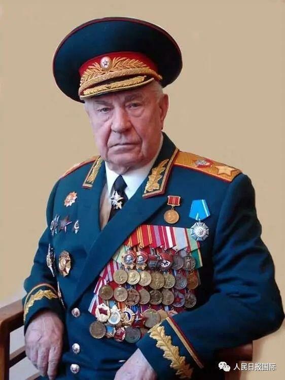 苏联最后一位元帅愿和平永驻人间