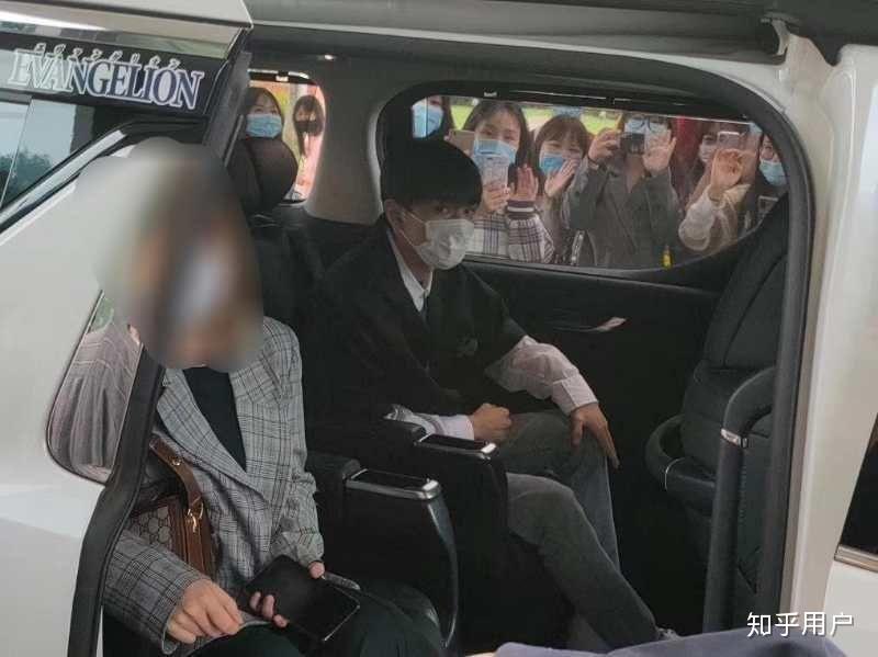 如何评价王俊凯的助理杨柳
