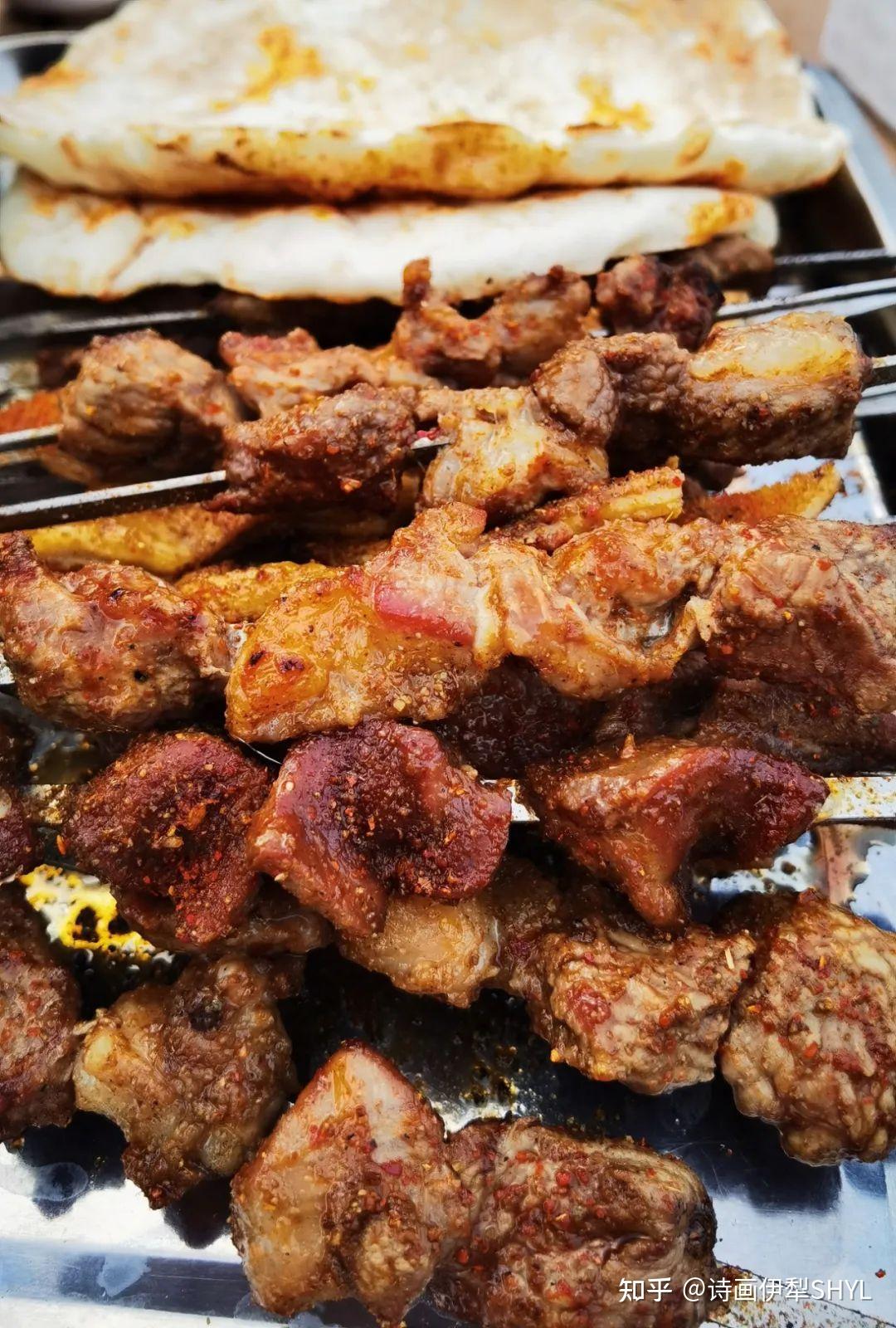 新疆美食伊犁羊的煎烤煮炸