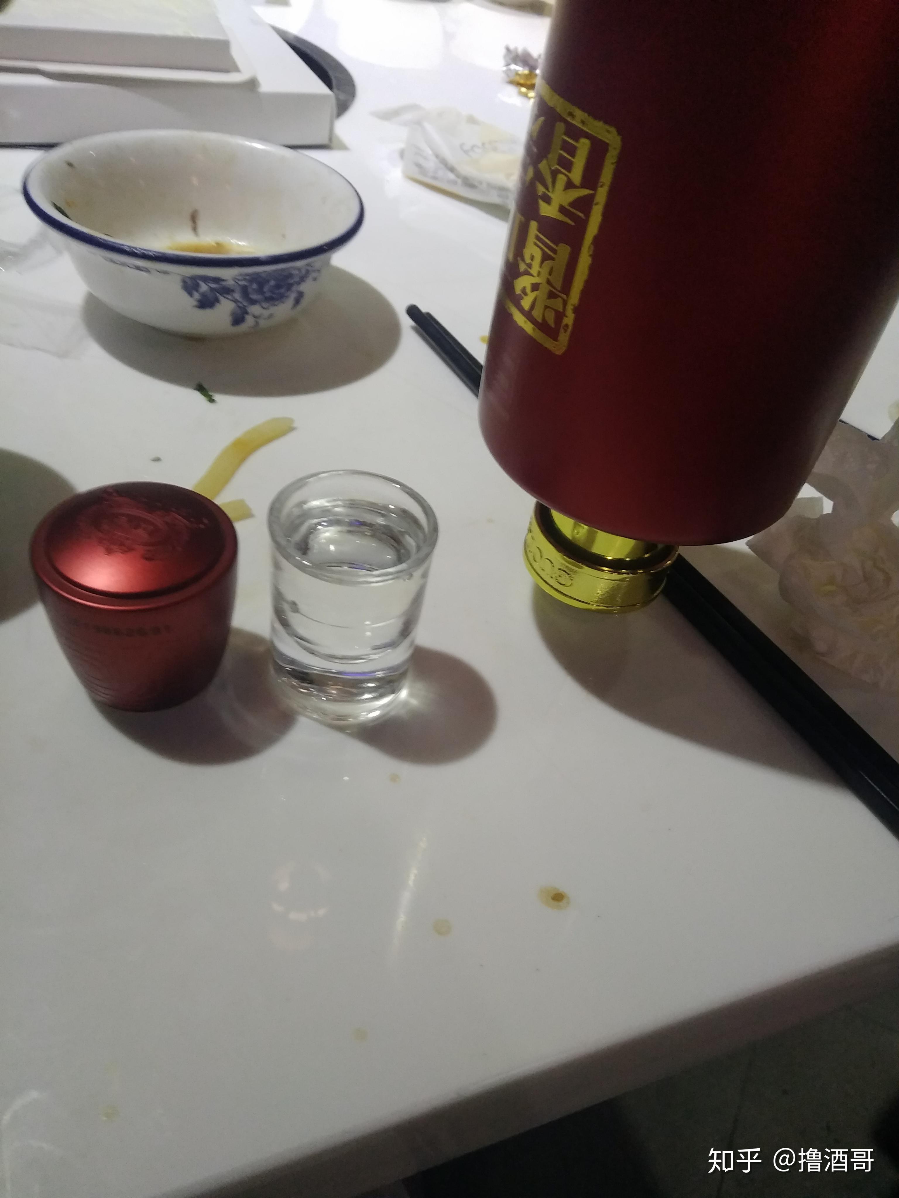 一口喝半斤白酒是什麼感覺