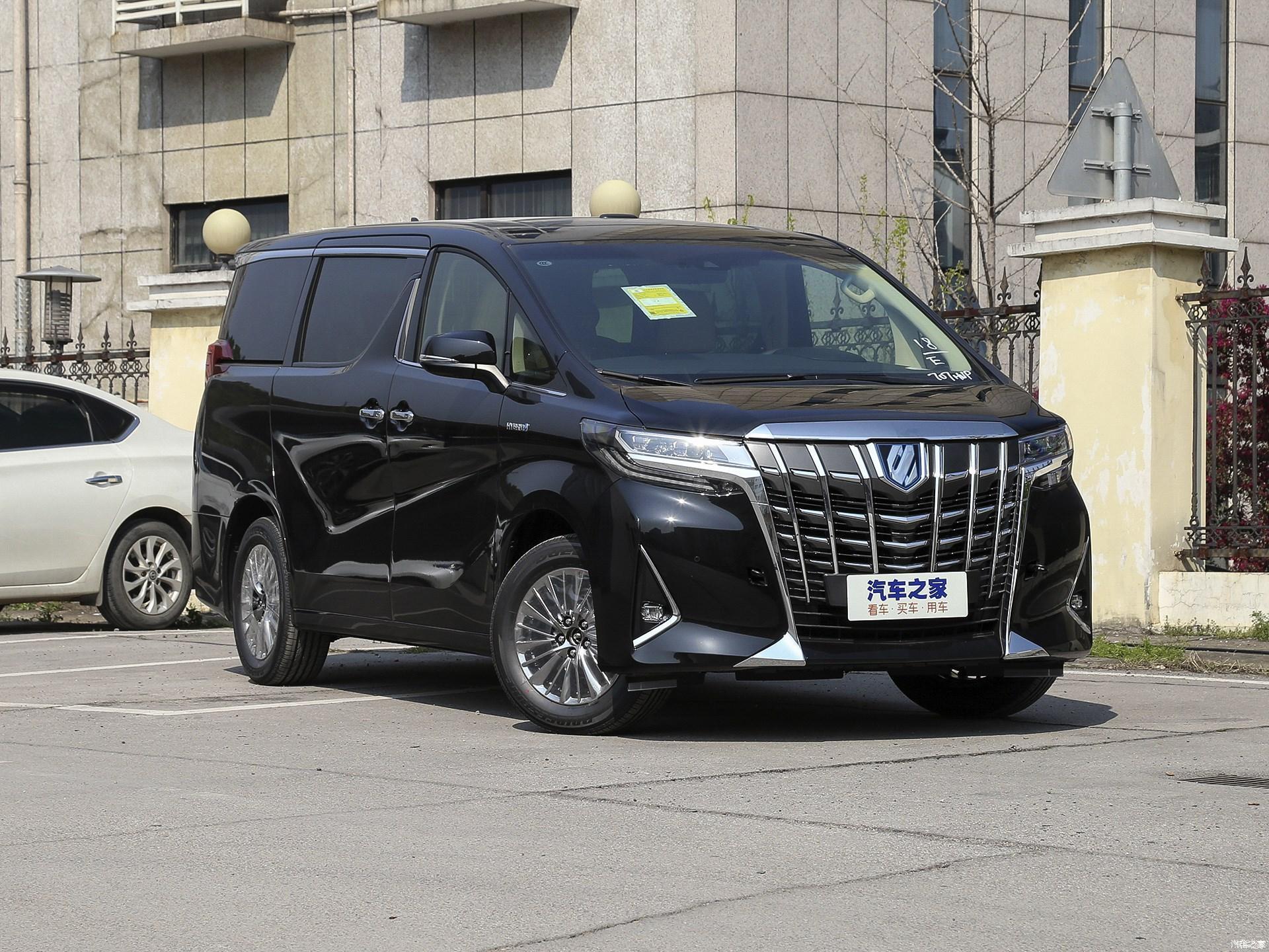 丰田埃尔法外观豪华设计独特