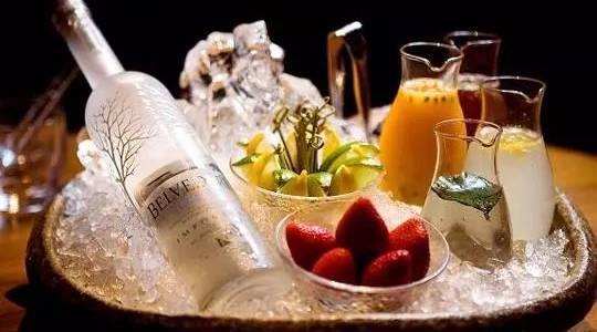 享受完美食之后来学做一杯餐后酒鸡尾酒吧