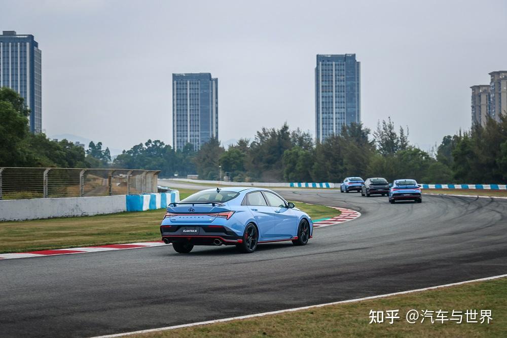 赛道钢炮珠海赛车场试驾全新elantran