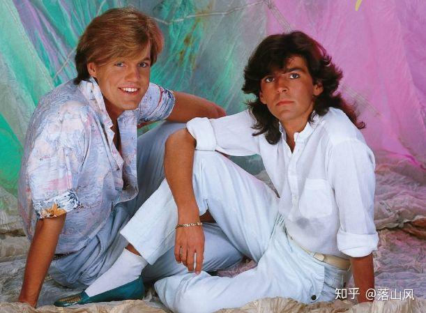 组合中的主唱thomas anders虽然现在已是大叔,但还在出专辑,最近一次