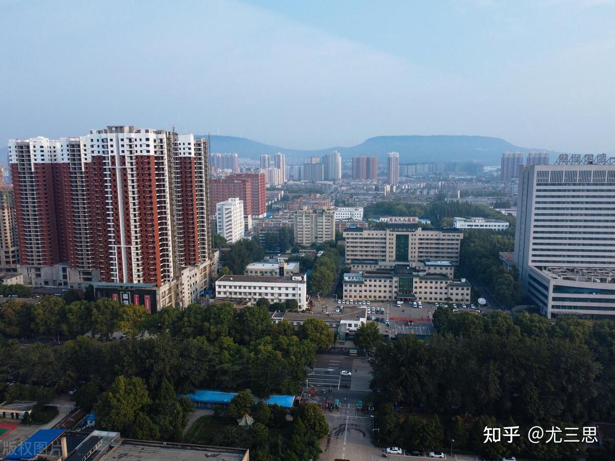 平顶山学院:前身平顶山师范高等专科学校,2004年升格为本科院校