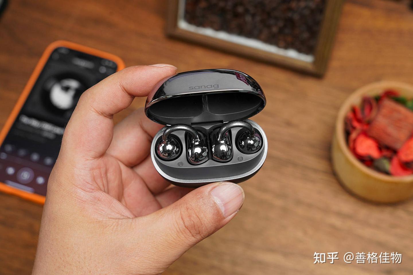 开创蓝牙耳机新形态,音质+AI+健康监测三位一体,塞那 Apex:走出产业进化之路