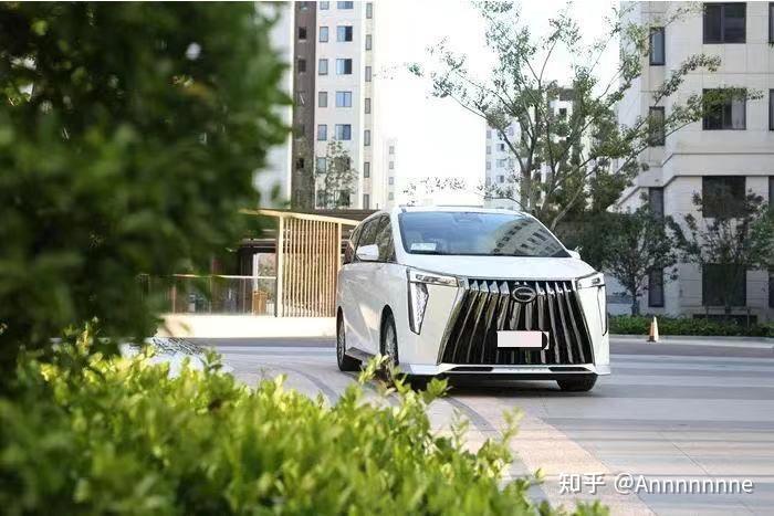 国产豪华MPV怎么选?我的建议是...