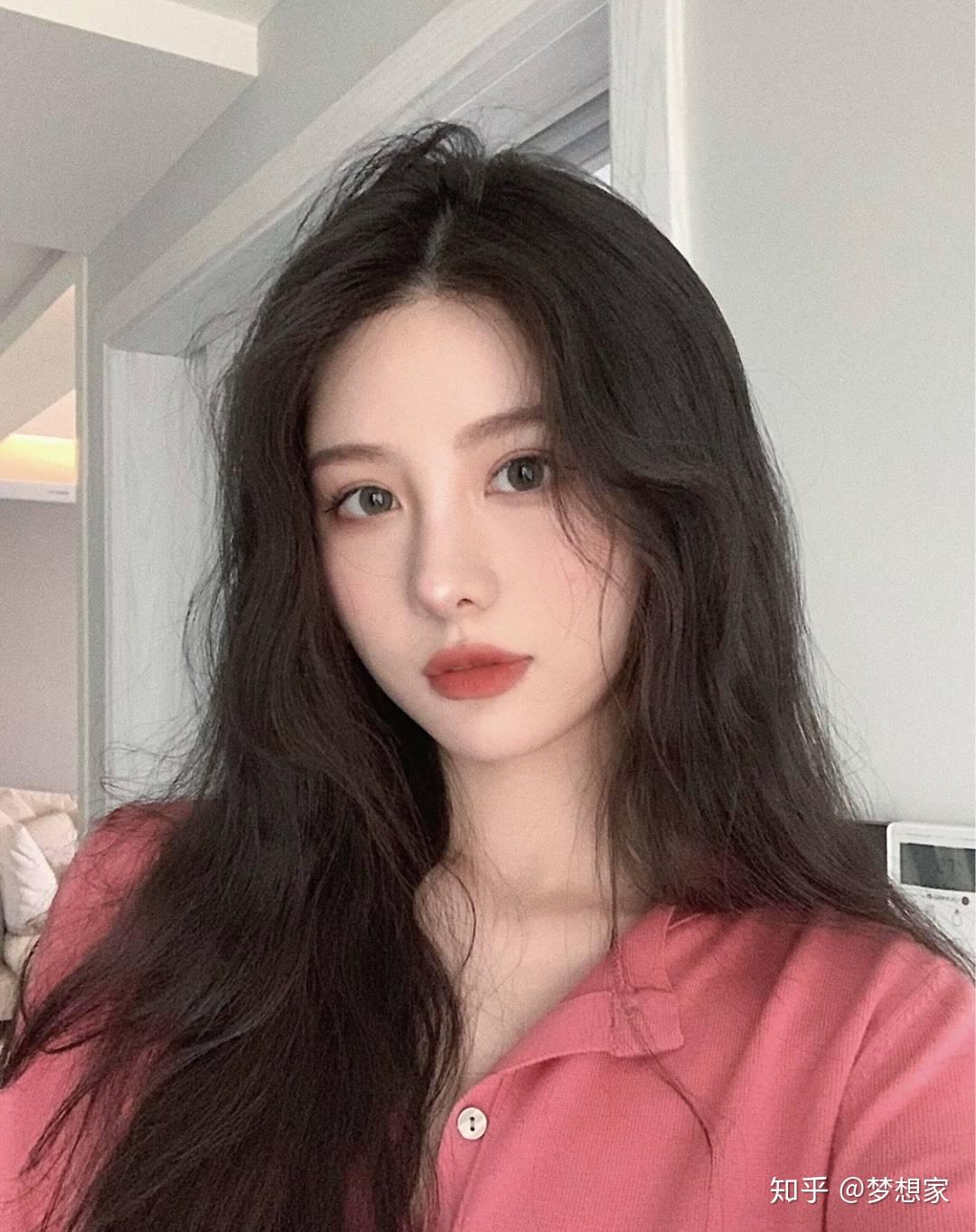 高冷的女生图 v2-87ca6b571da5ba50ad736ea6b825e9ed_r.jpg