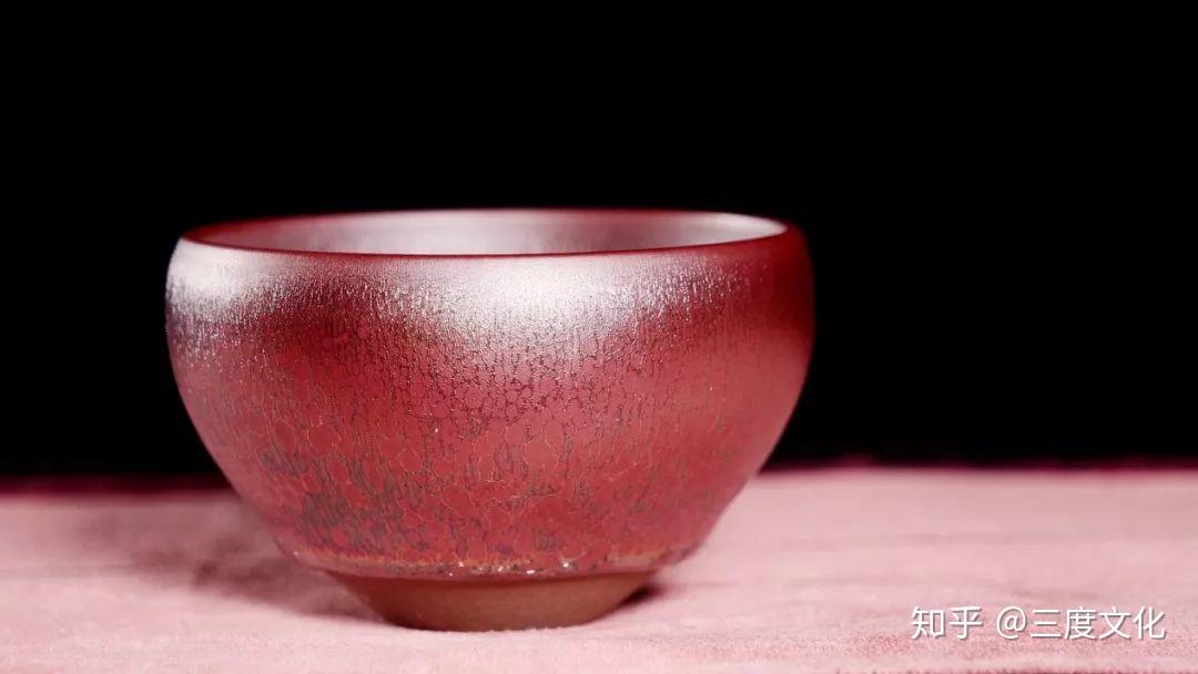 田丰老师对建盏有很多话说,但千言万语汇归为一句:烧盏如痴,爱盏无悔