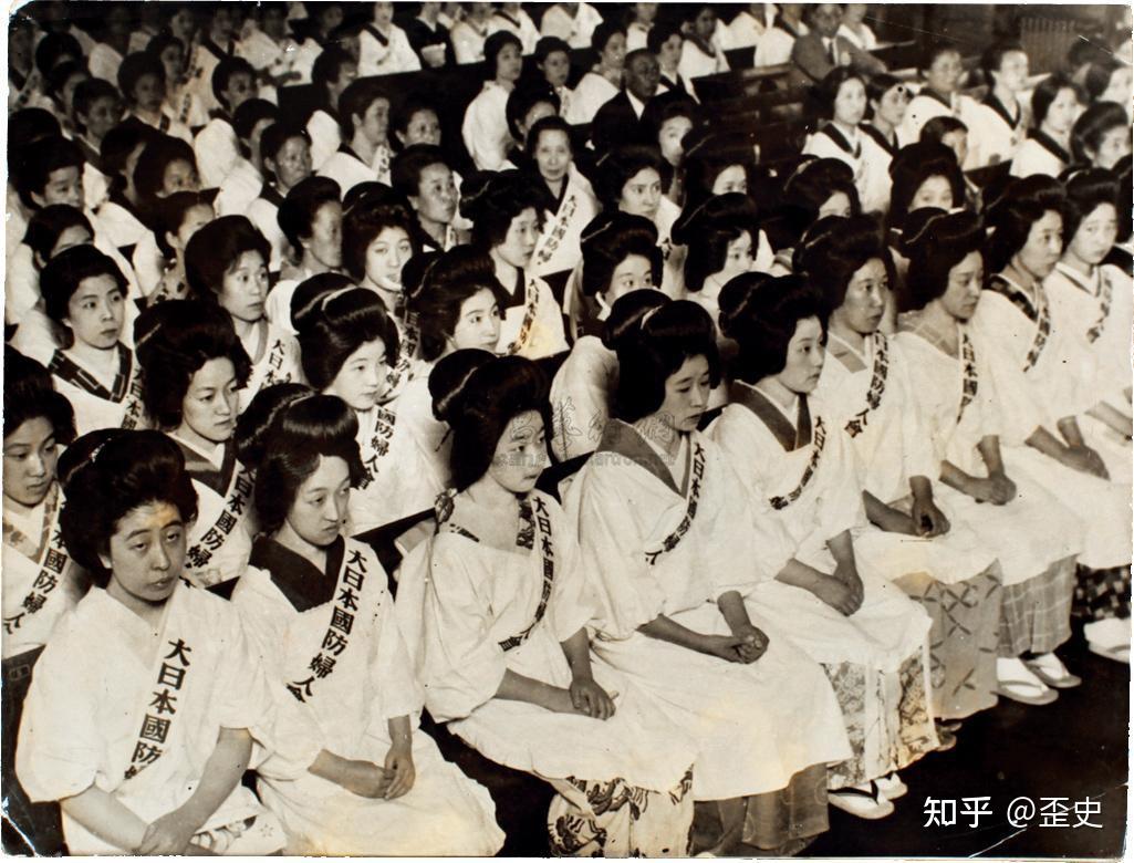 二战时期，日本女性为何会自愿参加慰安妇？甚至还带着未成年女儿 - 知乎