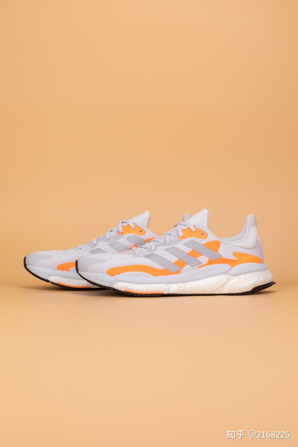 阿迪达斯boost跑鞋新鞋